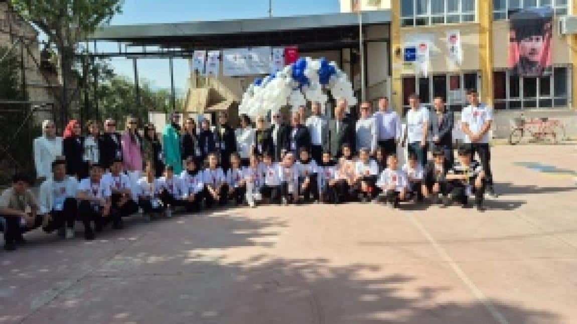 Görevden Ayrılan ve Okulumuzda Göreve Başlayan Öğretmenlerimiz